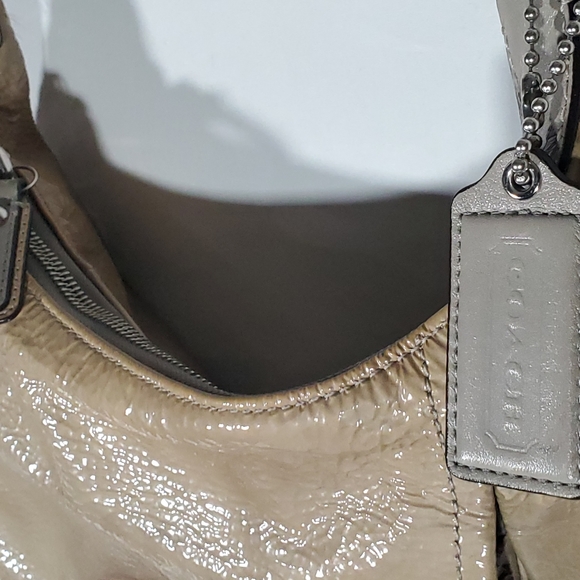 COACH KRISTIN CHAMPAGNE IVORY SHINEY LEATHER HOBO SHOULDER HANDBAG PURSE - Picture 2 of 12